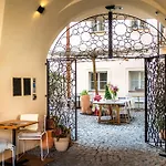 Old Royal Post Boutique Hotel & Premium Suites